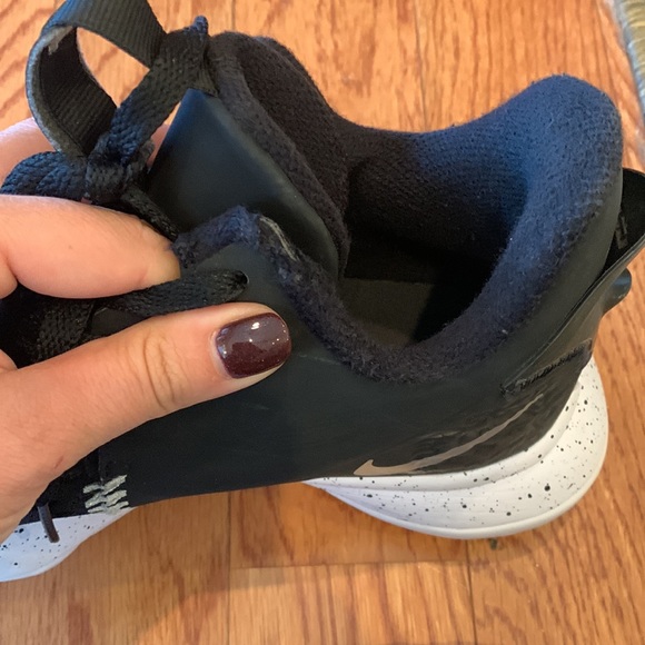 Lebron basketball shoes - Picture 7 of 8